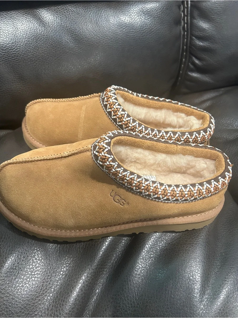 UGG Kids Chestnut Brown Suede Slip-On Cozy Slipper  BIG BOY/GIRLS 6  Ladies 5